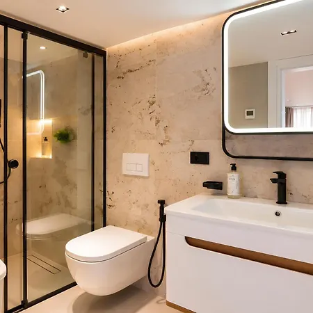 Lejlighed Labiatan Luxury *