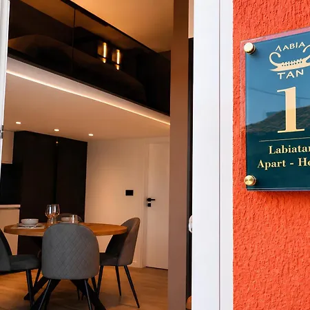 Labiatan Luxury Lejlighed